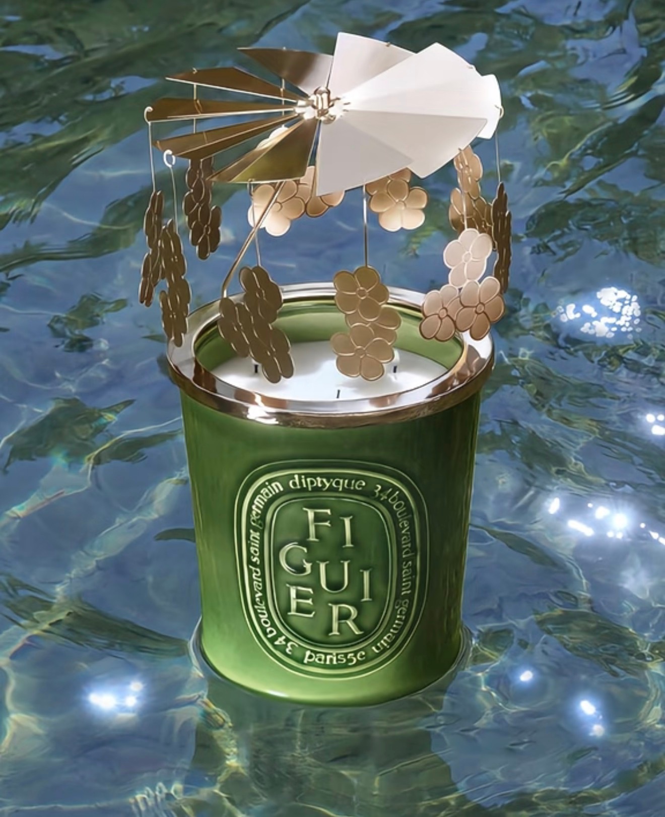 朋友：“给你买了走马灯香薰 ”我以为和很平时的香薰一样小小的 今天收到包裹打开后