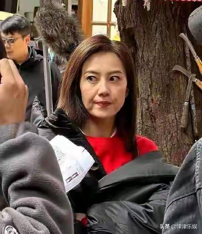 高圆圆眼神里带着杀气。