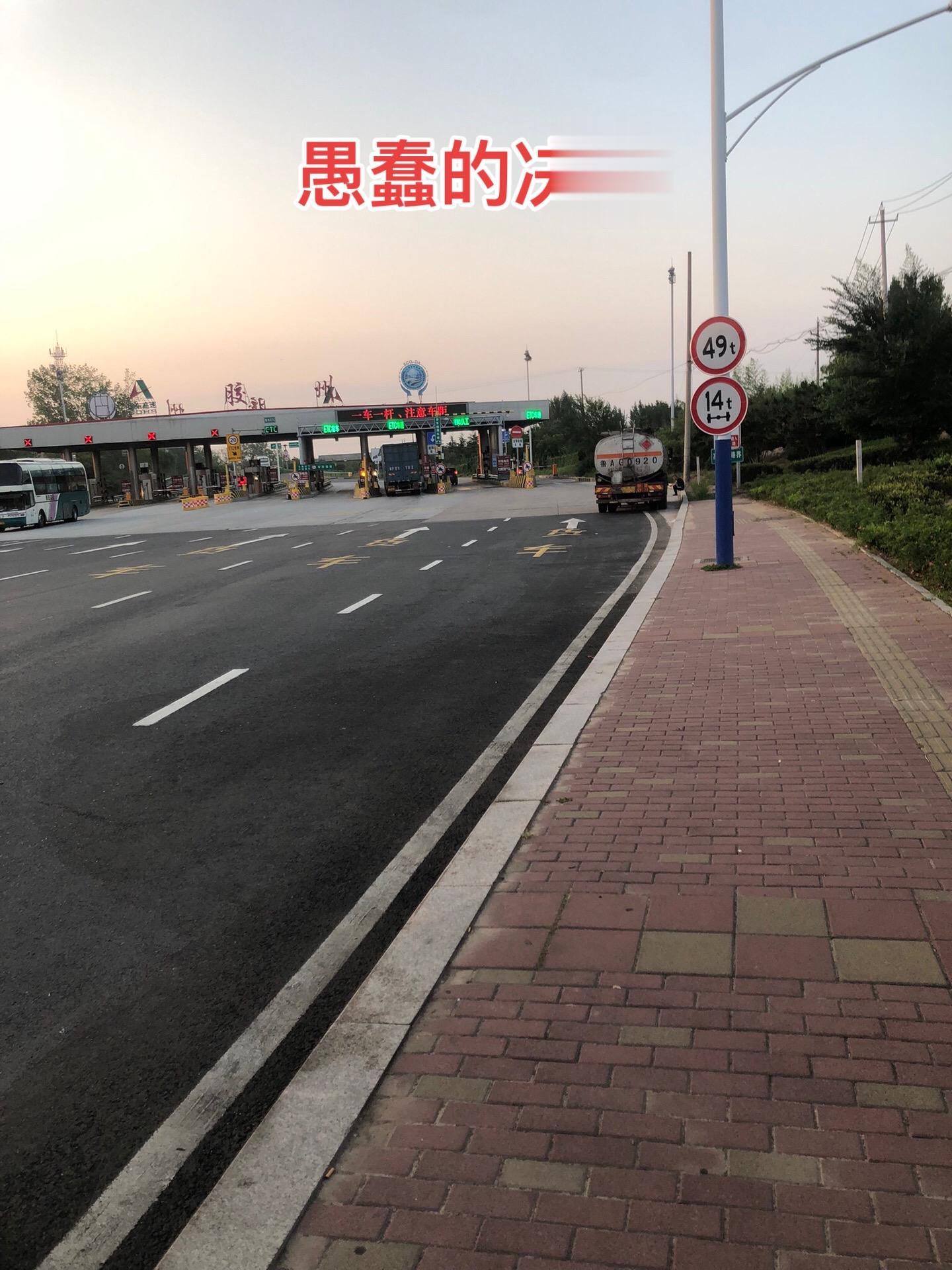 哥舒翰率领20万大军驻守潼关抵抗住了安禄山大军数次进攻。但随着杨国忠不...