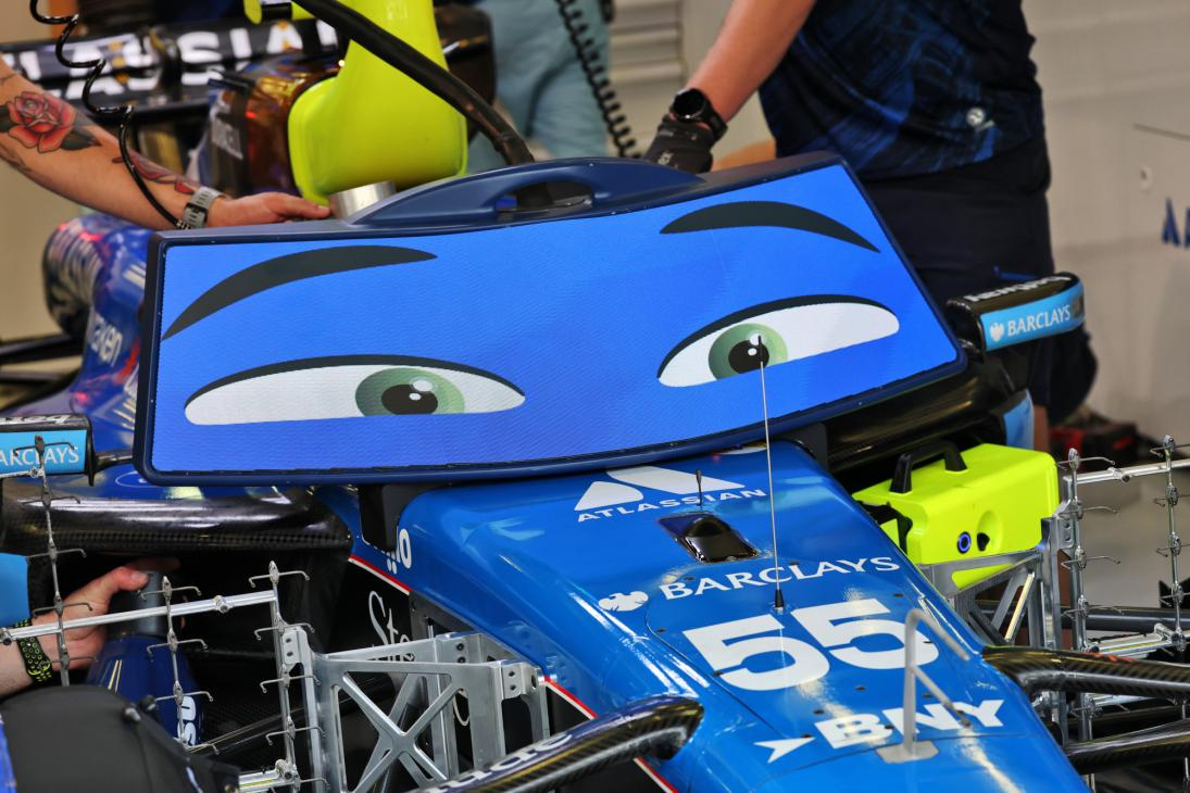 威廉姆斯赛车前的电视可太有意思了F12026F1季前测试