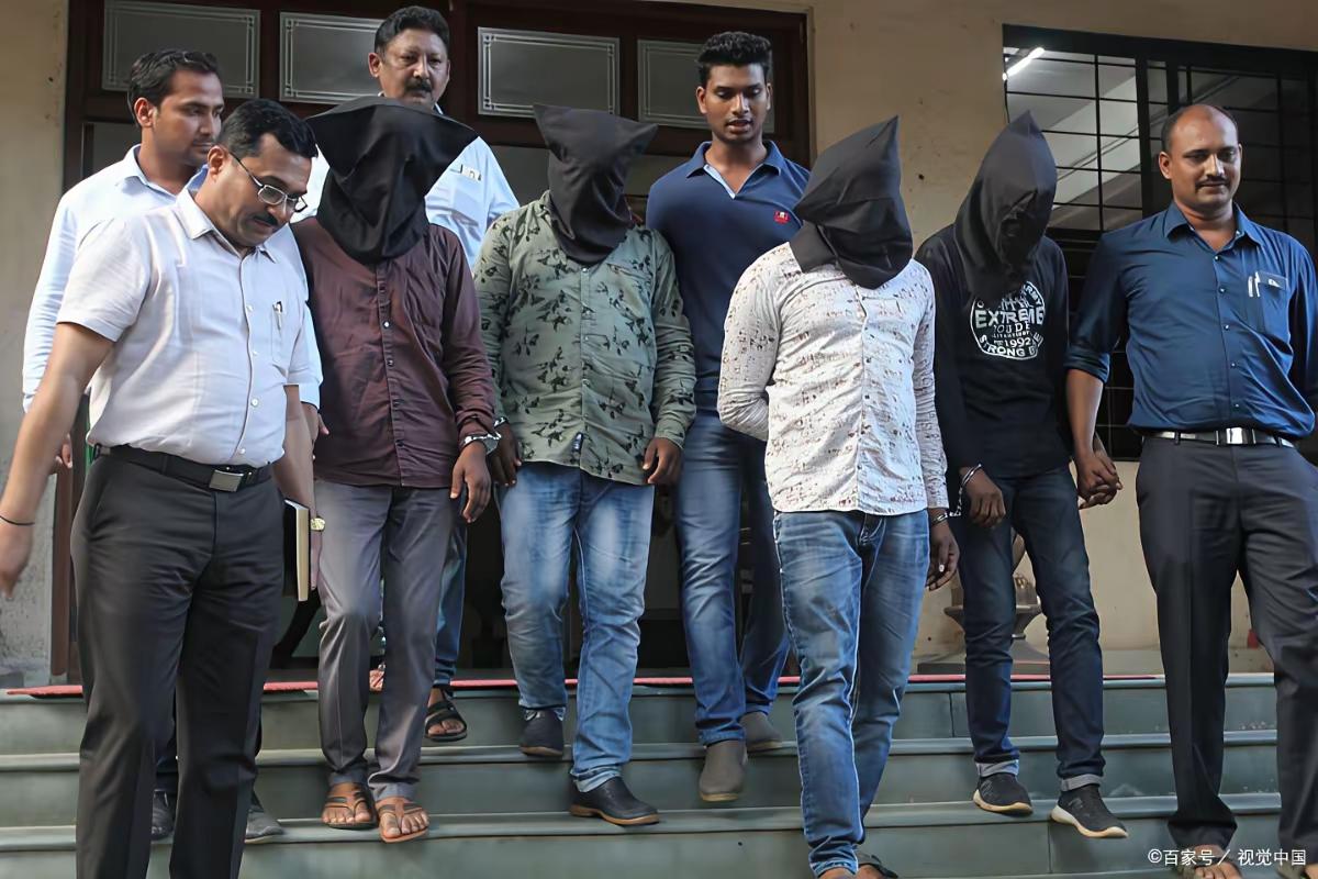 81名内鬼落网！伊朗突下狠手：蛀虫不除，国无宁日！
 
​​你敢信吗？炮火连天的