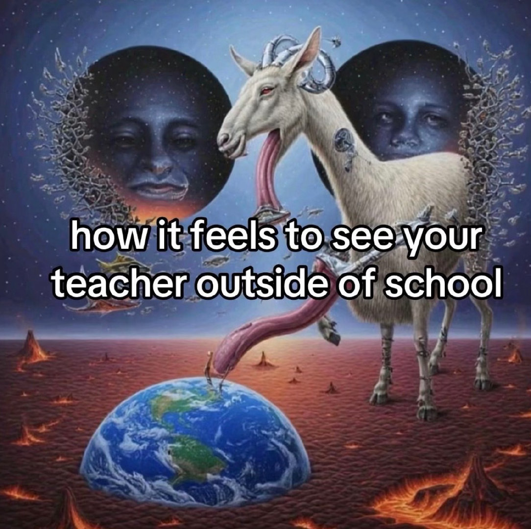在学校外面看到你的老师be like：meme