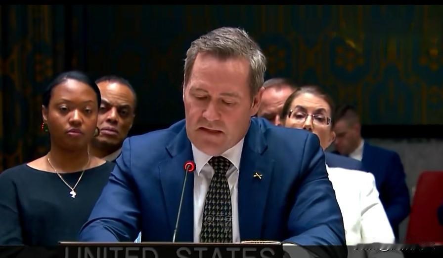 美国常驻联合国代表华尔兹声称，美国将最大限度实施并执行制裁，以剥夺马杜罗用于资助