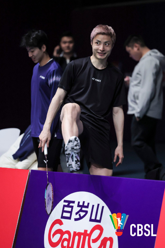 各俱乐部队员适应场地cr：羽超联赛官方羽超联赛