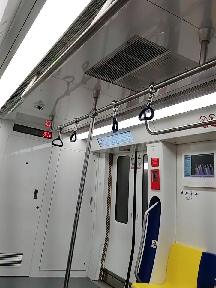 你有看研报的习惯吗？如果有，你会发现所有的研报都是建议你，要么买入，要么是强烈推
