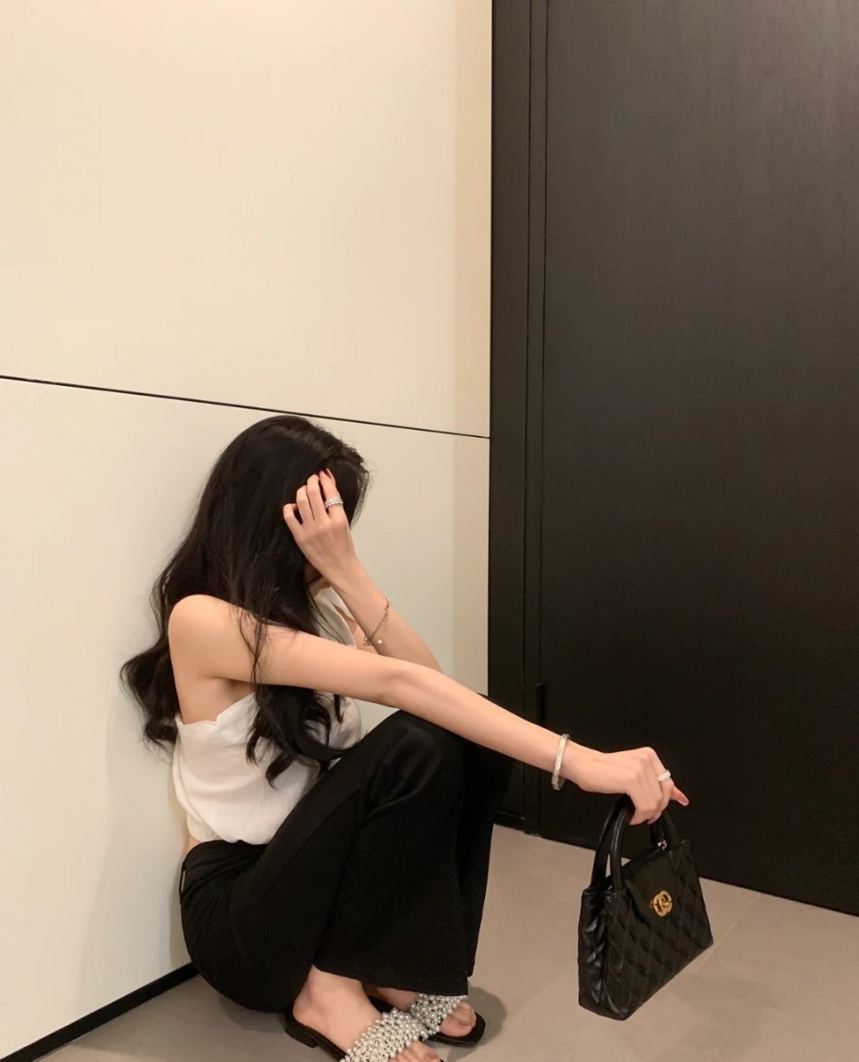 心软和不好意思只会杀死自己 薄情和健忘才是生存下去的利器 善良中带点锋芒才可以保