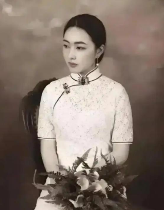 1939年，孔祥熙23岁的长子孔令侃，在赴美国途中偷偷娶了母亲宋霭龄40岁的牌友