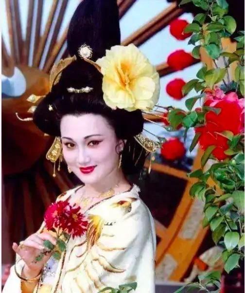 唐玄宗和杨贵妃的爱情故事，一直是千百年来人们茶余饭后谈论最多的帝王后宫之话题，文