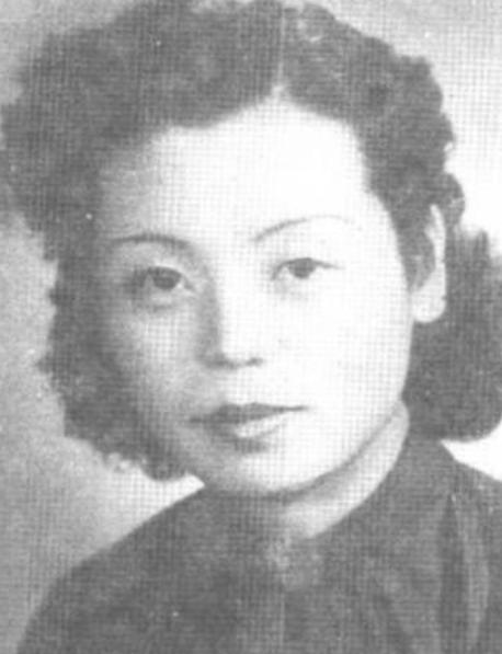 1970年，陈独秀58岁的女儿陈子美身绑5个空油桶，带着幼子偷渡香港 ，9个小时