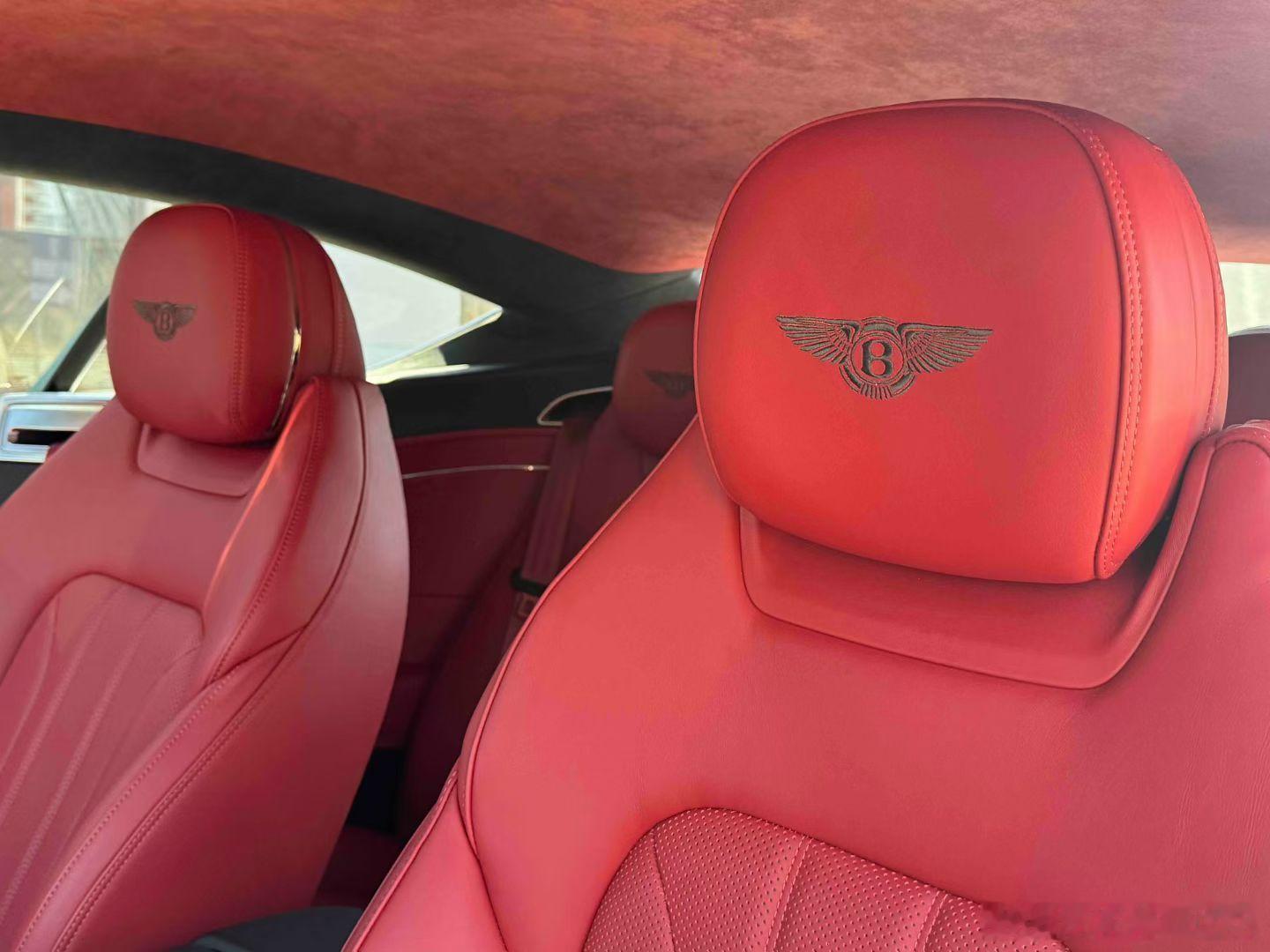 宾利欧陆GT、V8，  白红仙女配色，21年，0.7万公里 