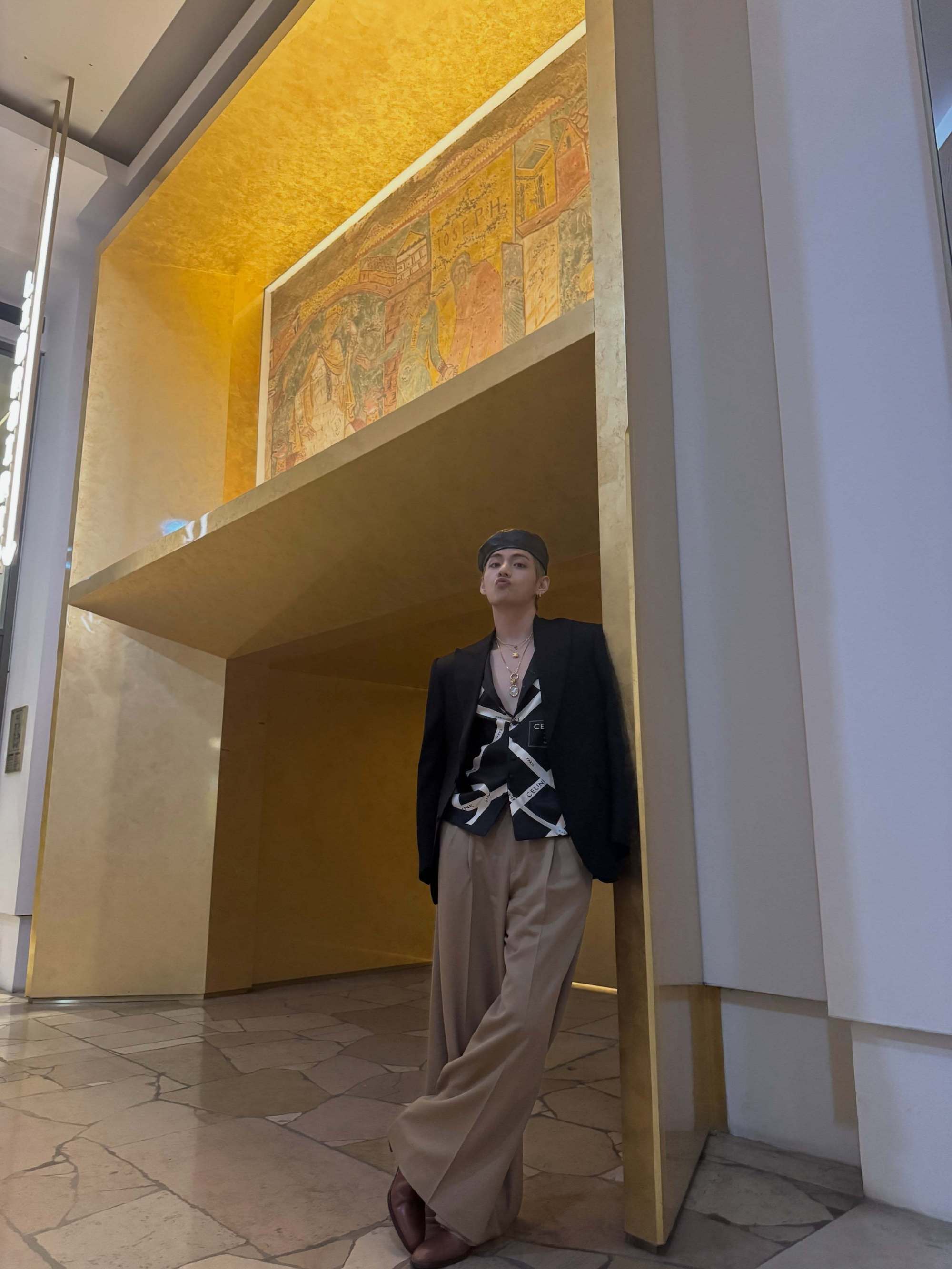 来自泰亨的巴黎明信片 
