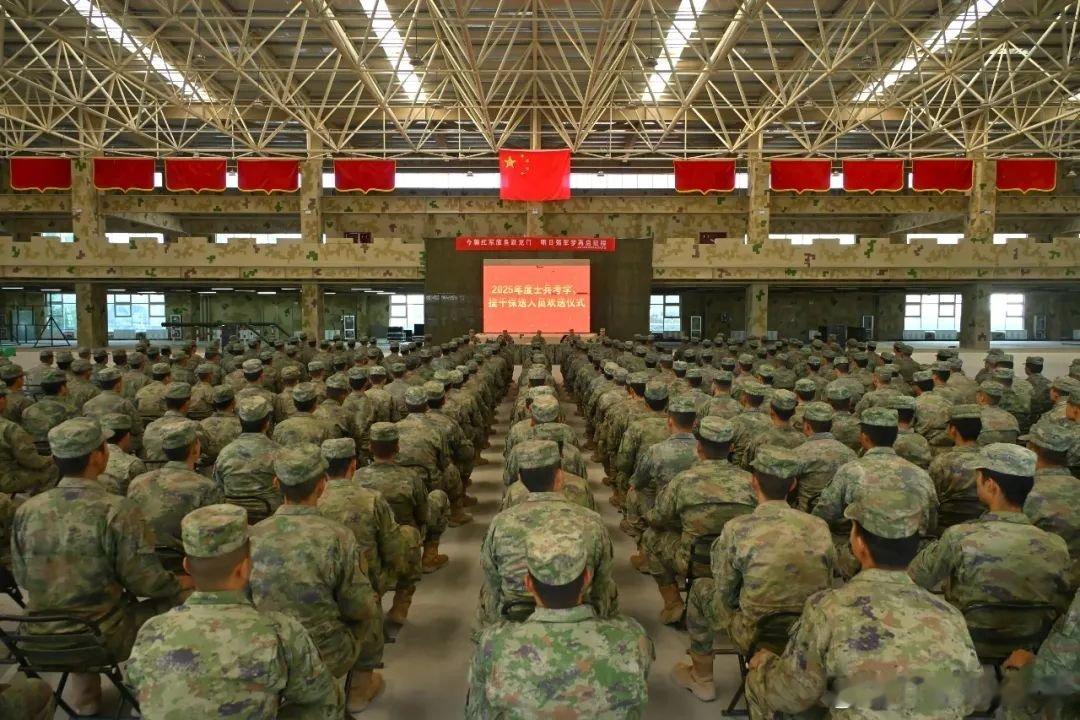 开路先锋号[超话]近日，战区陆军两支部队发来喜讯军考放榜后的这段时间里两个旅先后