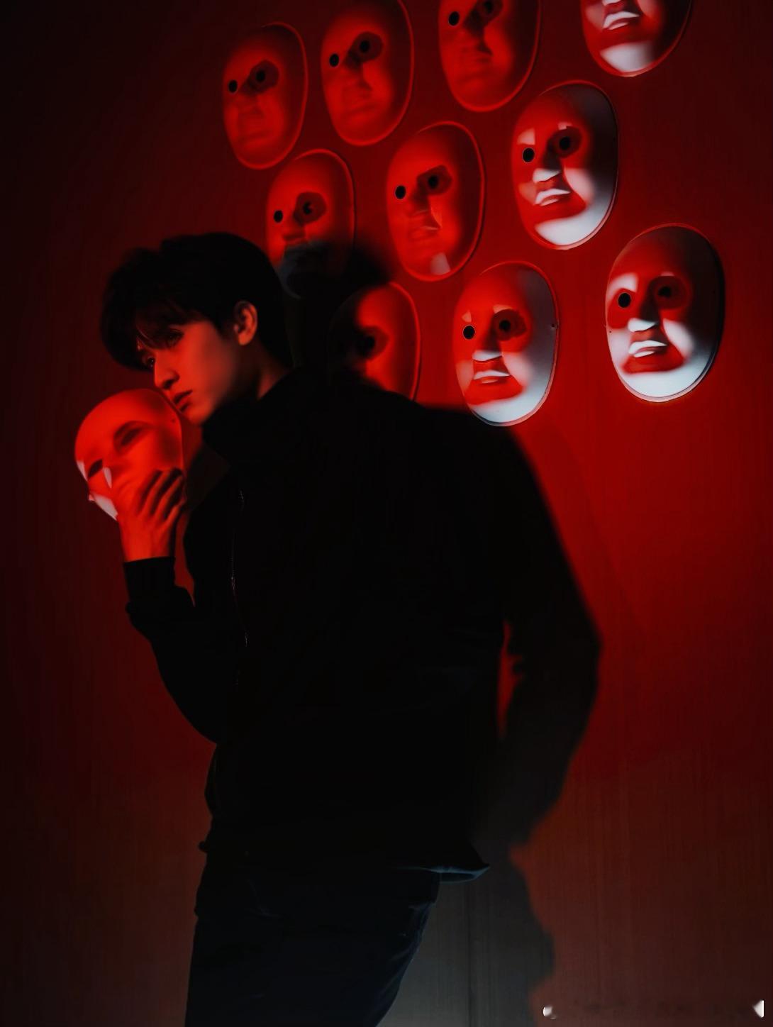 严浩翔去上海录制新ep 严浩翔出发上海录制新ep，期待Scary Movie2！