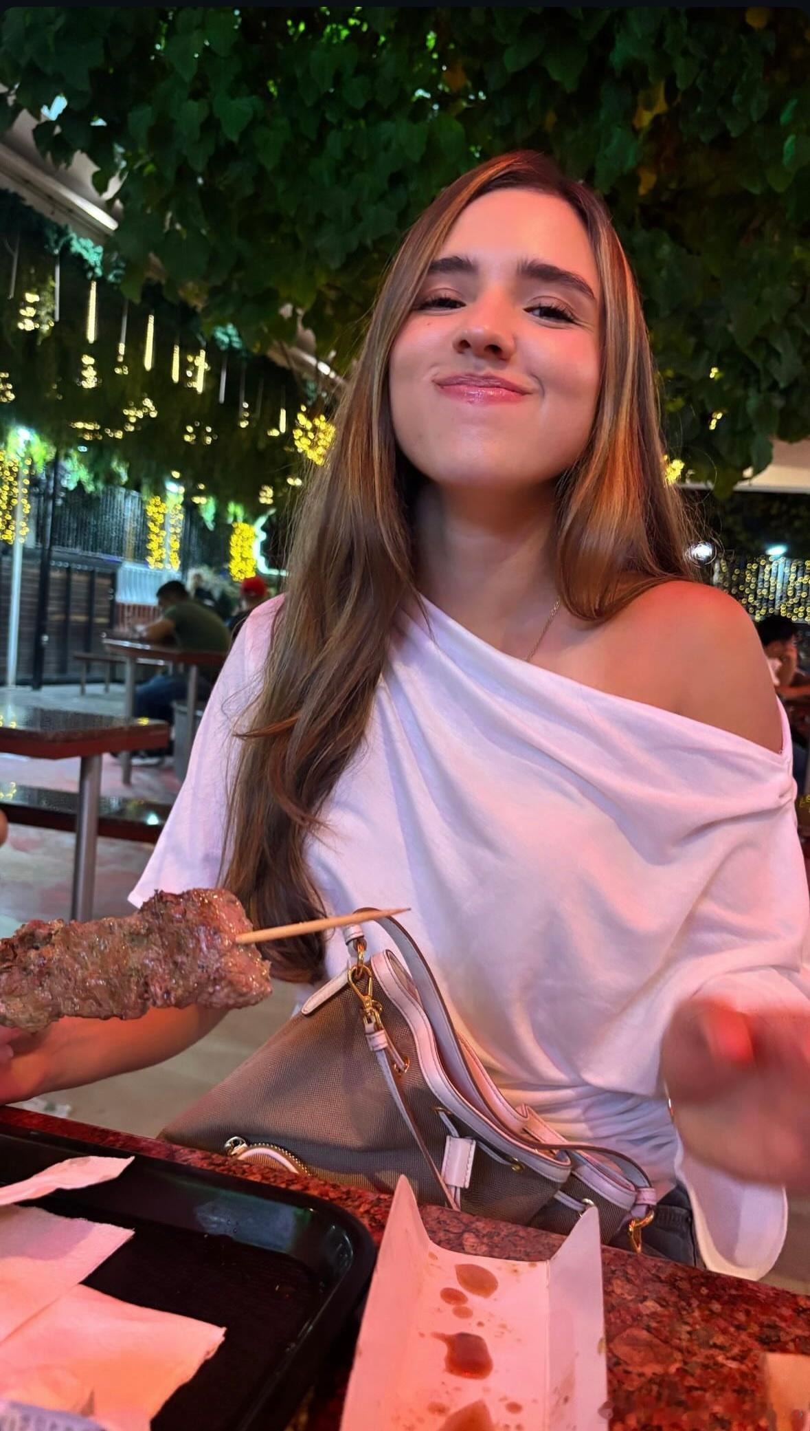 奥索里奥甜妹Camila带娃wta