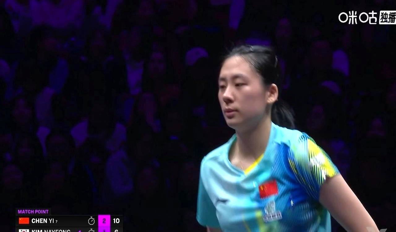 陈熠的两场关键胜，配的是两套顶配教练。
 
刚结束的重庆冠军赛首轮碰金娜英，马琳