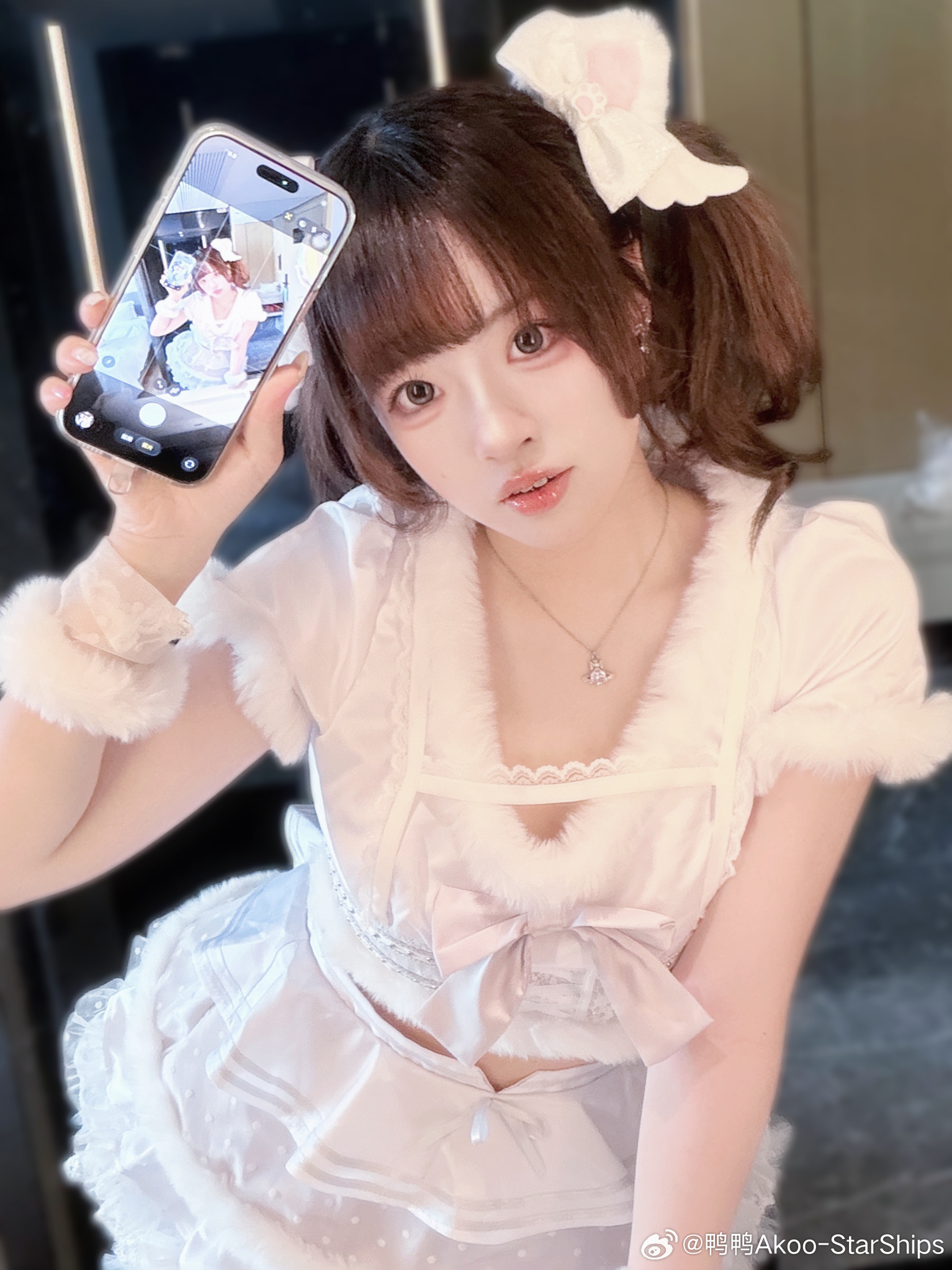 AKYY 本来蒙被子痛哭呢，结果太暖和了睡着了 