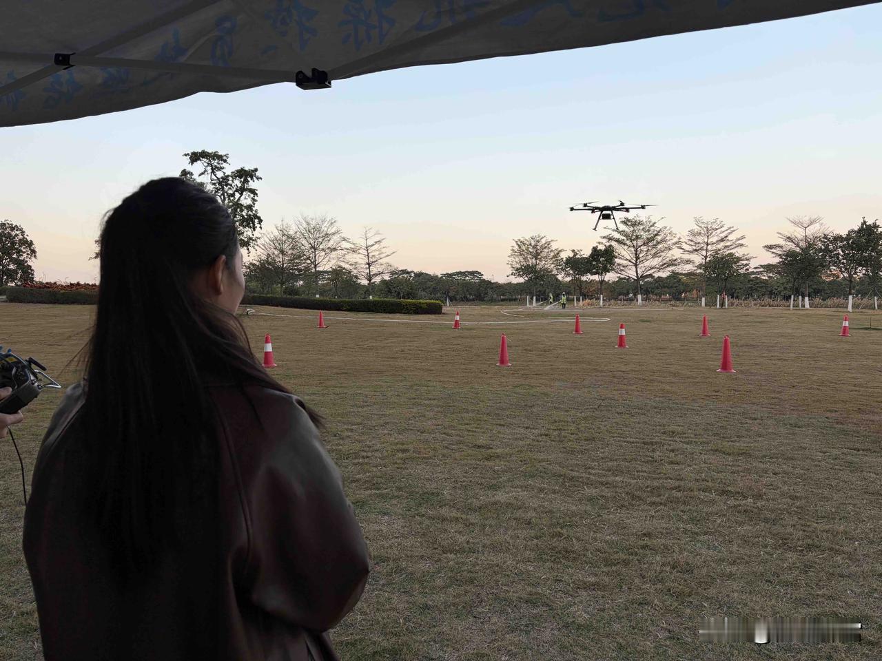 我发现，看待情感，很多人忽略了情感操守这样一个问题，换言之，很多人对待爱情是没有