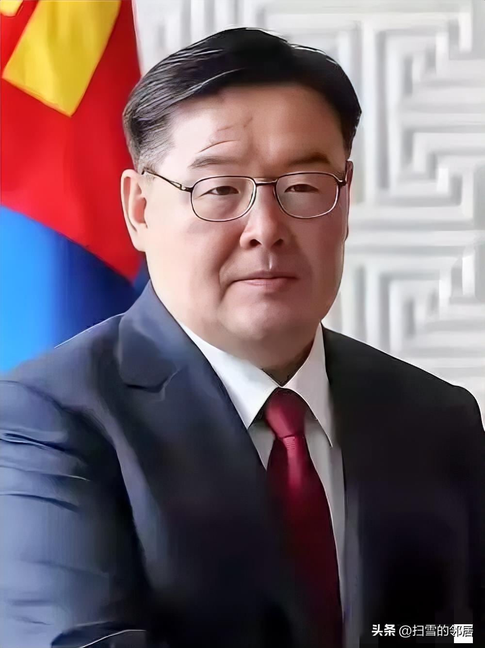 不能等，蒙古国总理赞丹沙塔尔辞职了，说白了就是蒙古国亲华派和亲西方派的斗争开始公