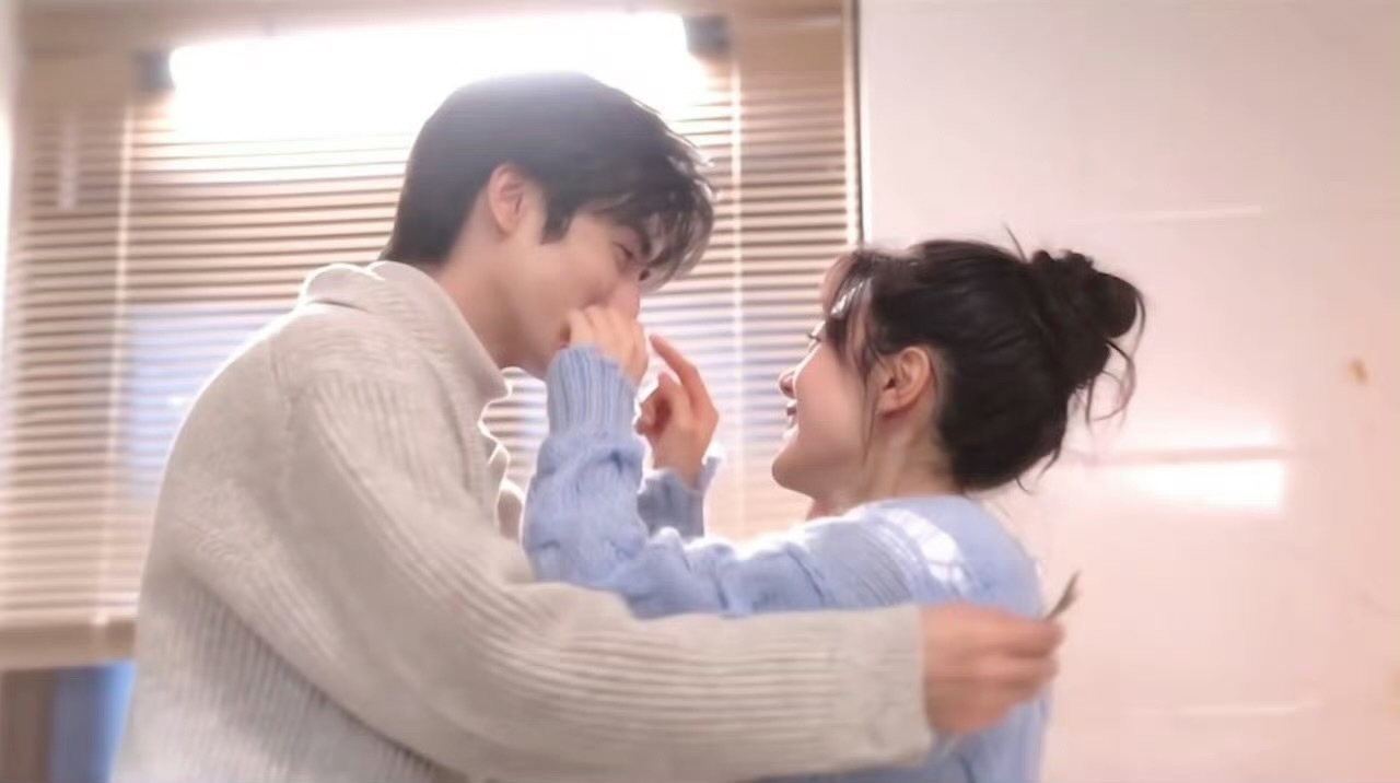 宋威龙赵今麦手指吻啊啊啊啊啊啊手指吻太甜了吧，暧昧拉满 