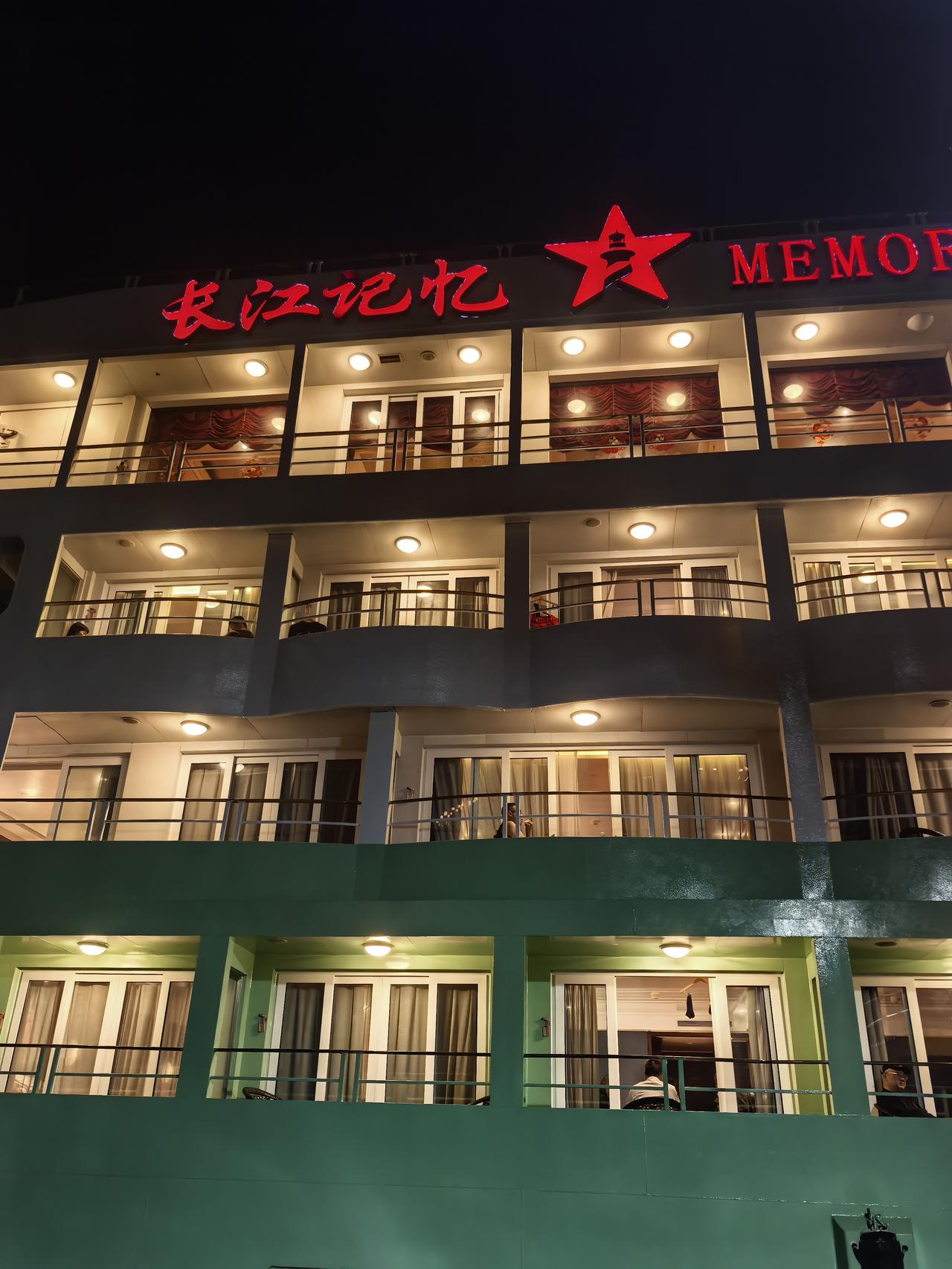 今年春天最想实现的心愿已经实现了，和老伴儿一起到南方旅行。到今天已经出来20天了