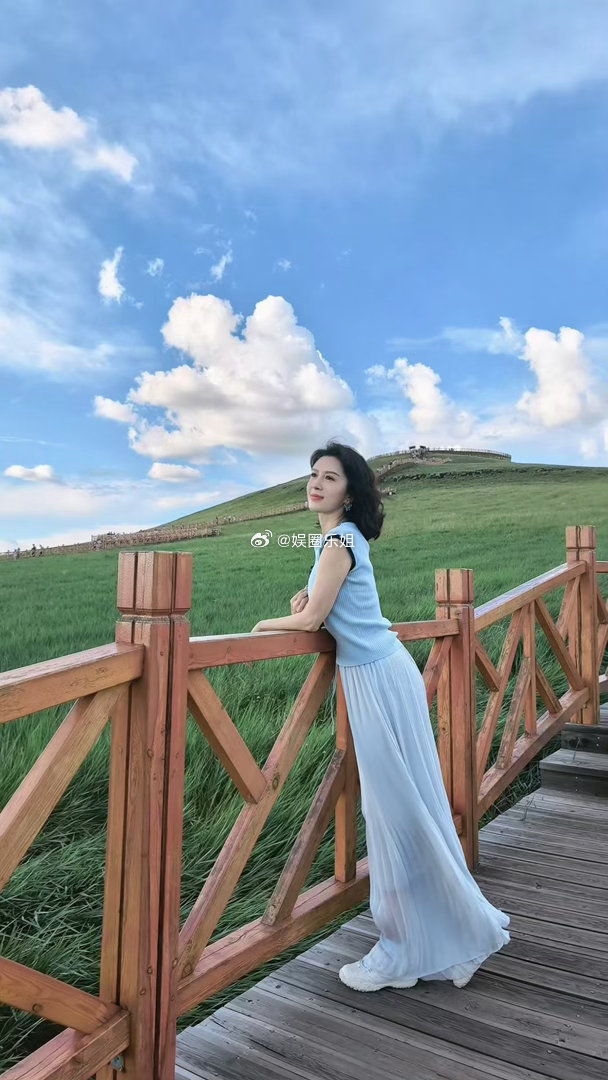 咱也不知道私下这几个人是不是有交集，但是在表面上看她与此事无关，最好不要参与，李