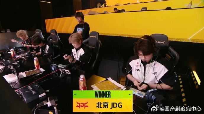 JDG手感火热晋级四强歼灭赛打得超出彩⚡，配合没话说，全员都在线🎯，四强继续冲