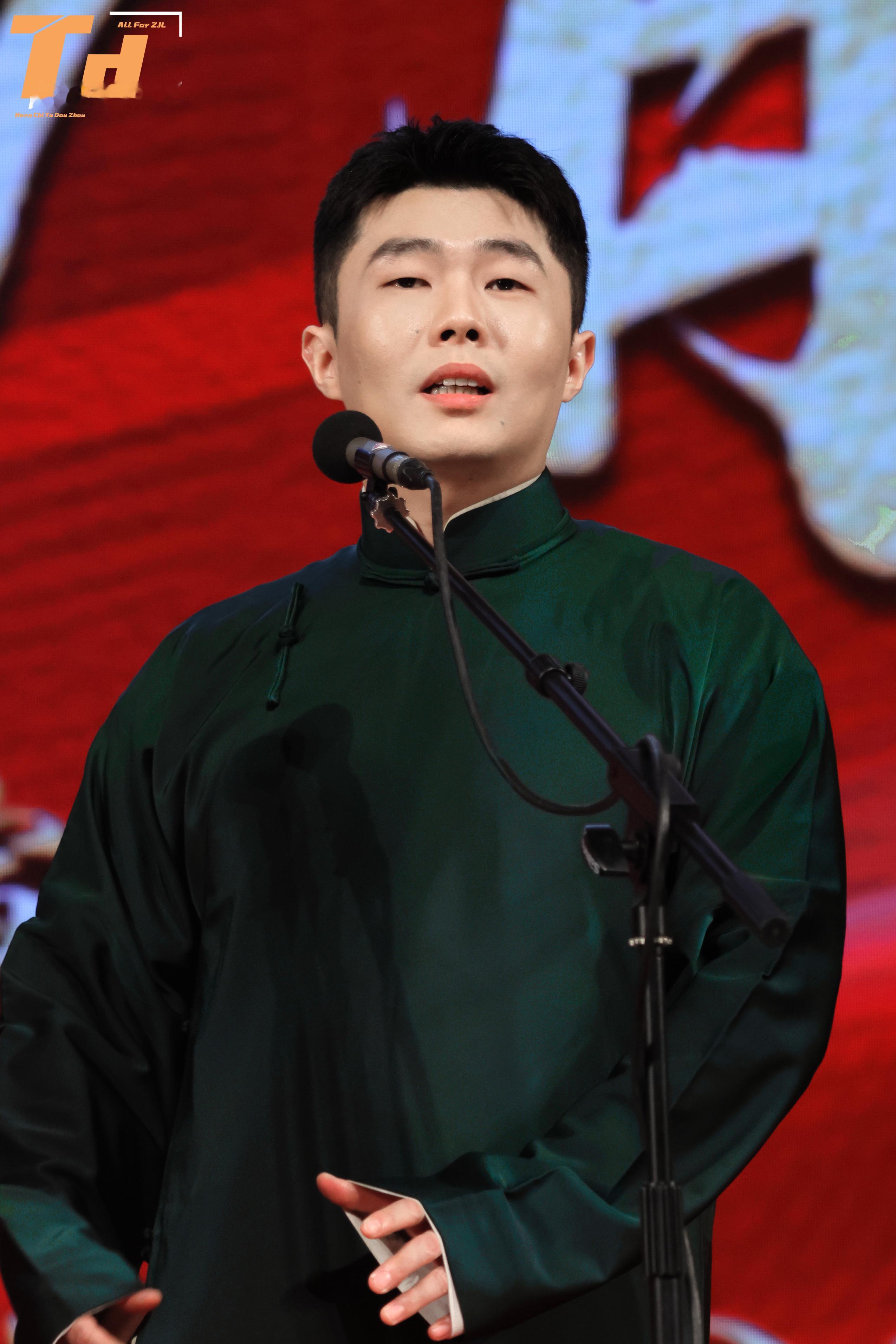 260418｜济南专场《爽剧巨爽》💚一袭墨绿衬风骨，怼脸也藏不住帅气💖🈲二