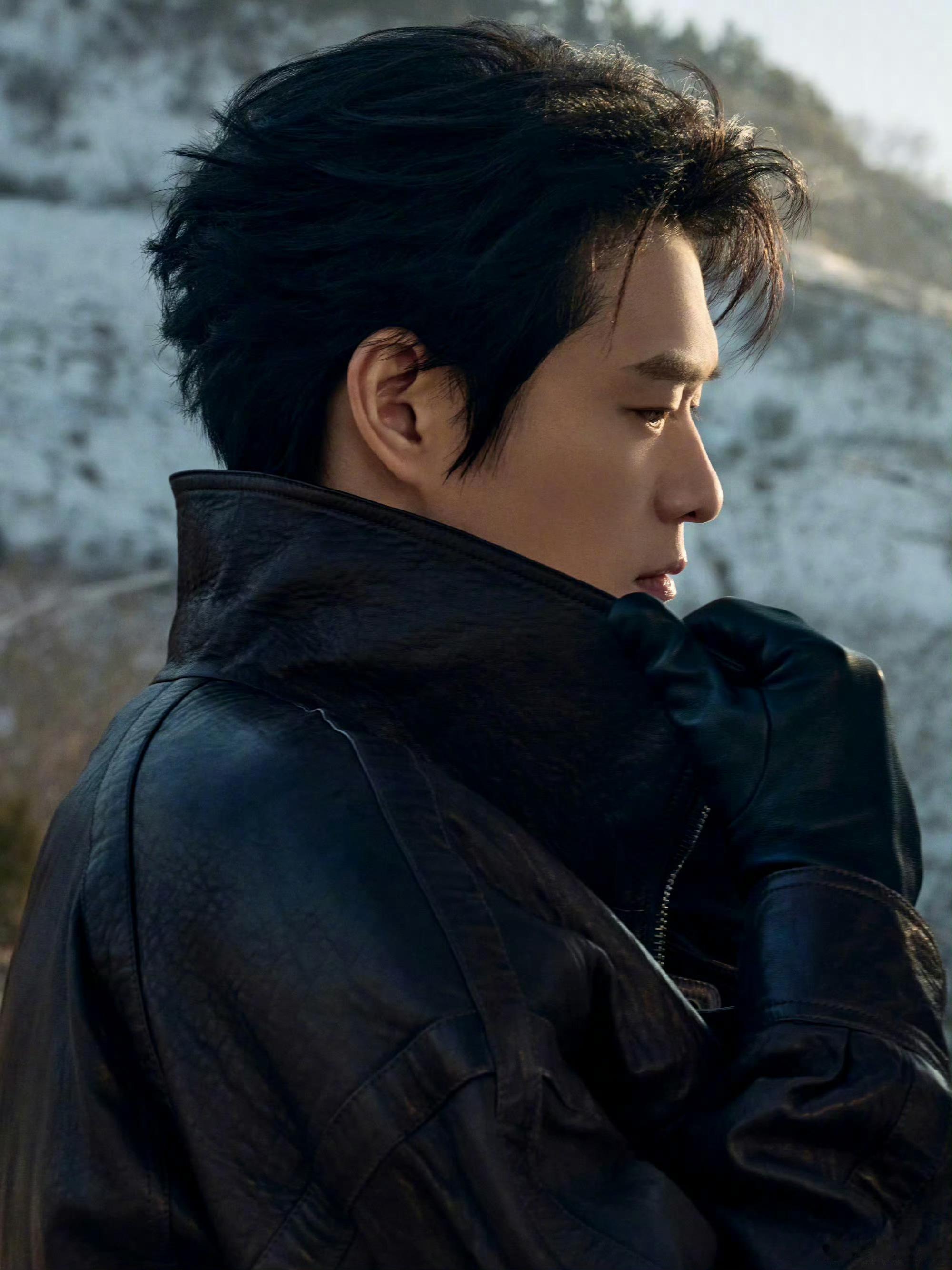 就这么被魏大勋硬控住了 魏大勋这波美图直接让快乐超标，高清炫脸图里的每一个表情都