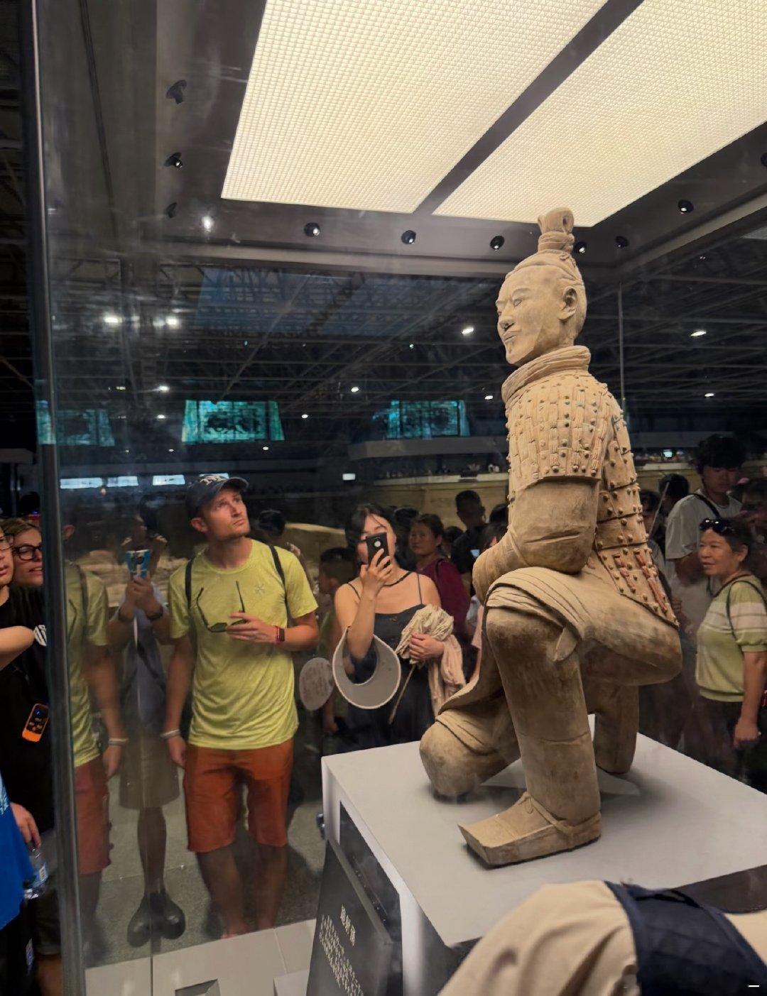 别说老外震惊我也震惊了越来越多国产好物走出国门，硬核实力刷新海外认知。海外友人连