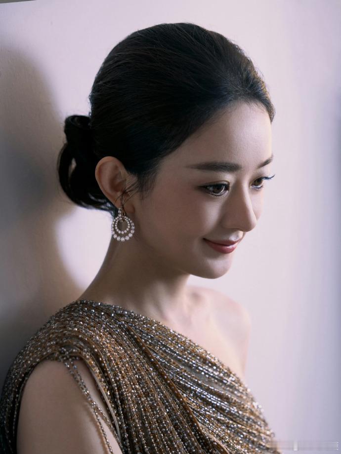 赵丽颖溢出屏幕的生命力 镜头前的赵丽颖永远神采奕奕，不管是哭戏还是笑戏都极具感染