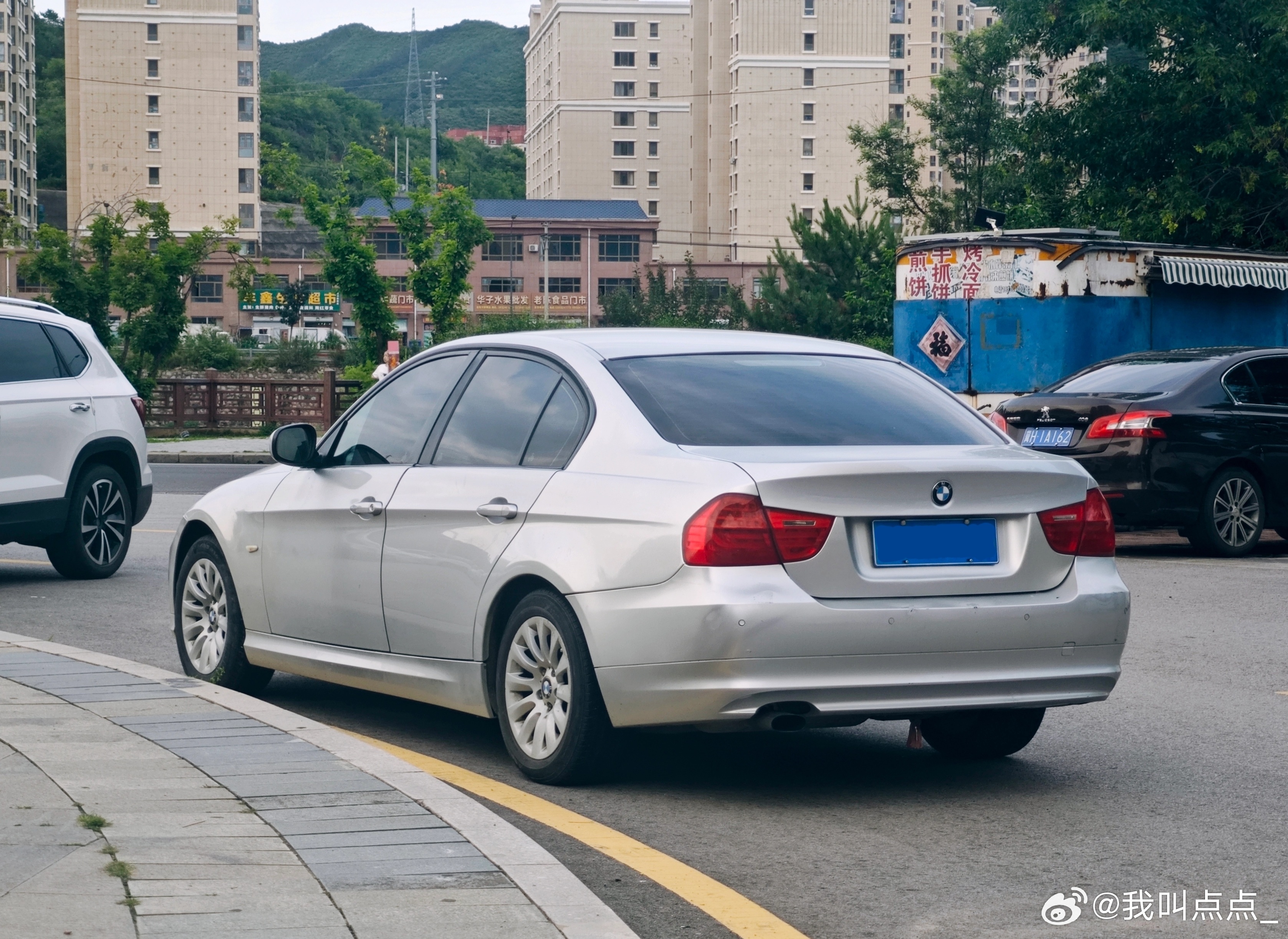 天气和车P1: BMW 后期 E90 Lci 318i 领先型P2: BMW 后