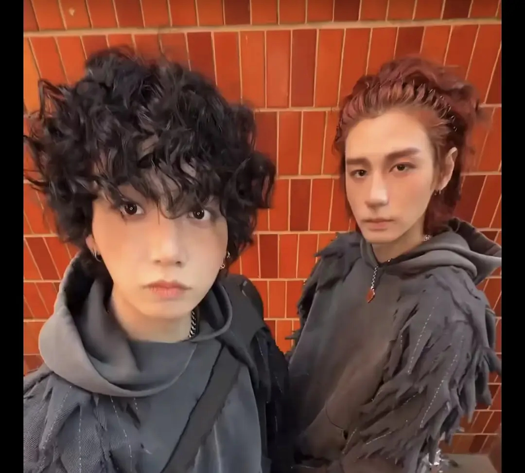 明宰铉&金桐儇新发型，还有点fashion