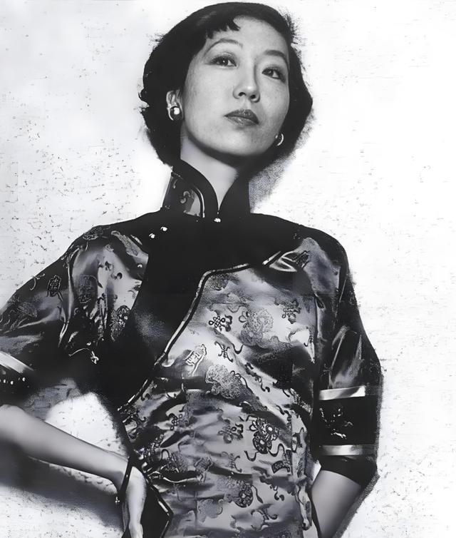 1995年，74岁的张爱玲在美国出租屋内去世，尸体一周后才被发现



张爱玲晚