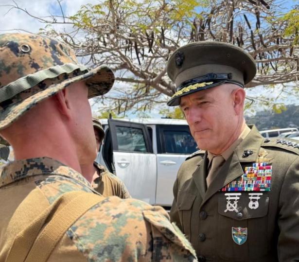 一场颠覆世界格局的秘密交易正在上演！
美国南方司令部司令弗朗西斯·多诺万，已经抵