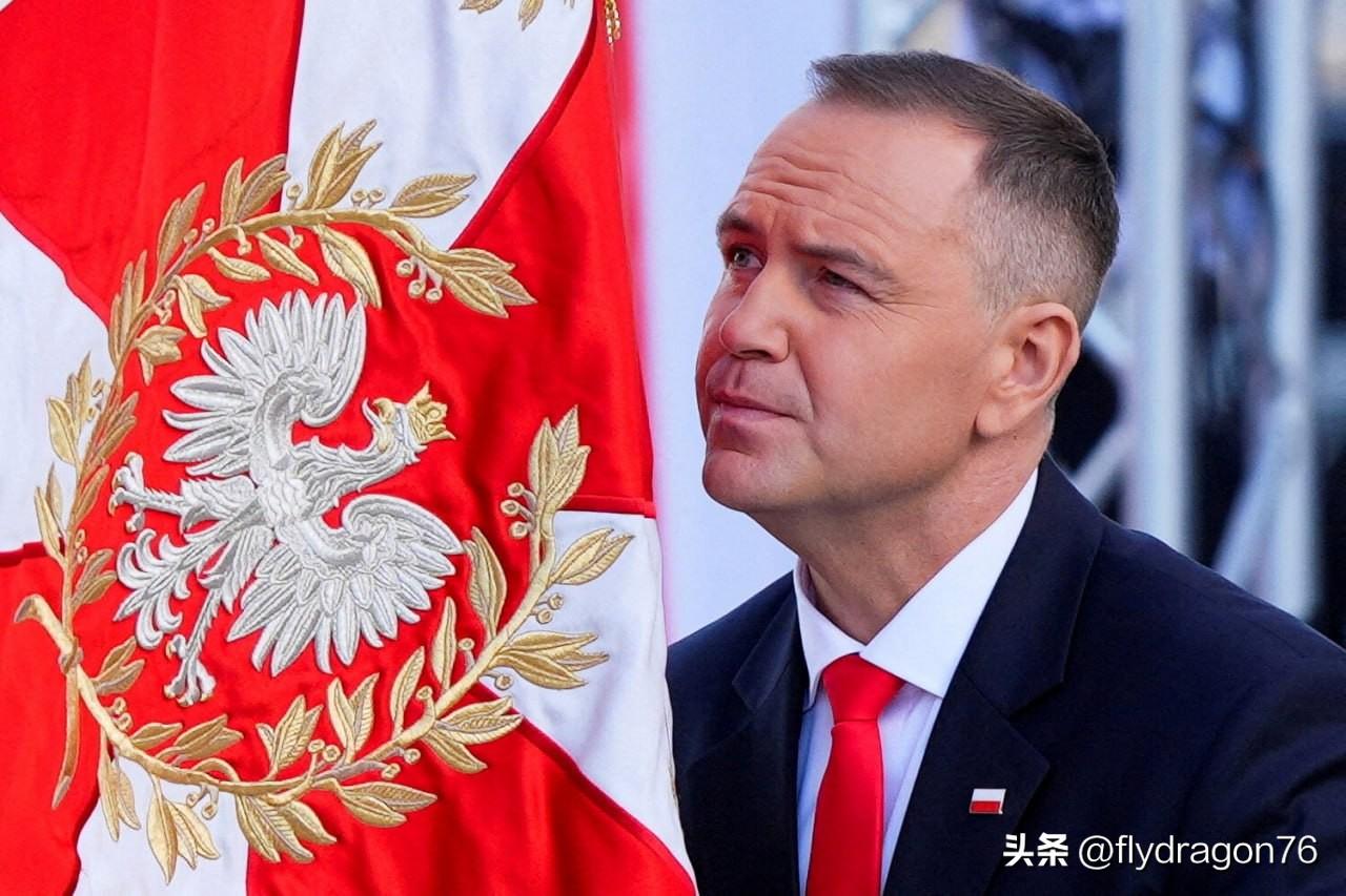 🇵🇱🇺🇦 泽连斯基恐将被剥夺“白鹰勋章”

⚡️ 据 Onet 报道，波
