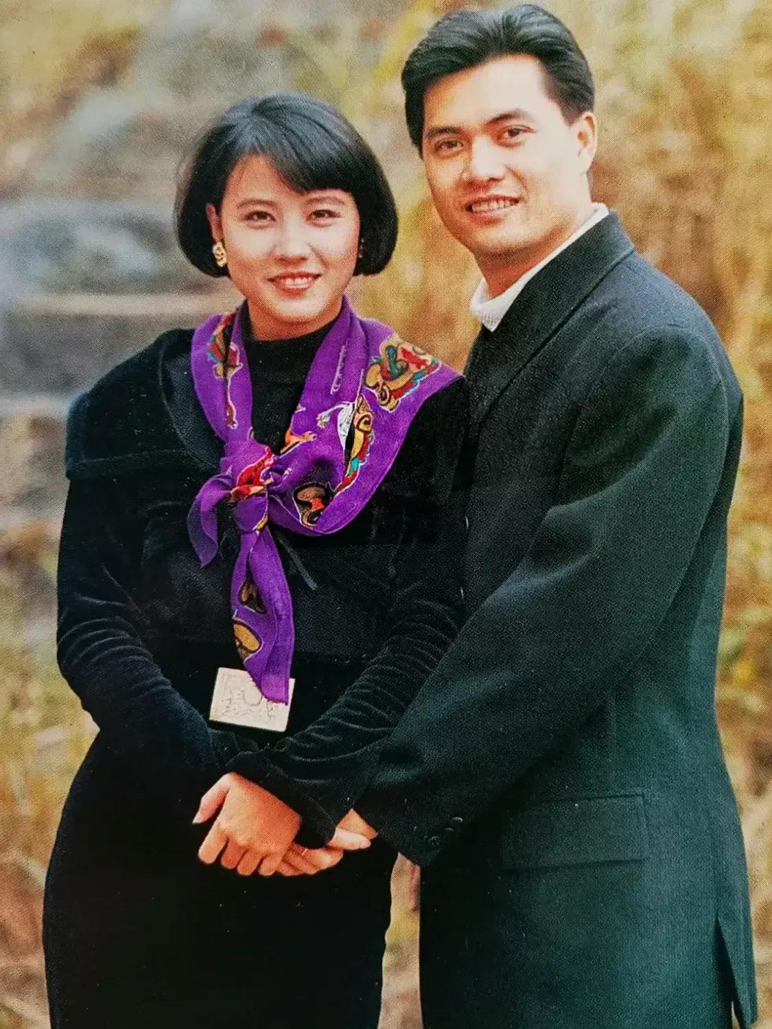 热恋期的周海媚和吕良伟……