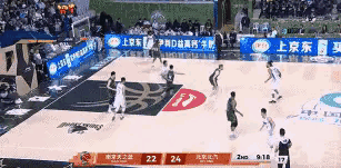 北京北汽外援麦基真是让人目瞪口呆！在今天北京北汽客场挑战南京天之蓝的比赛中，当时