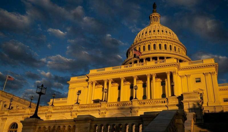 美国跨党派参议员包括共和党对华鹰派科顿，12月4日联手推出一项法案，阻止特朗普政