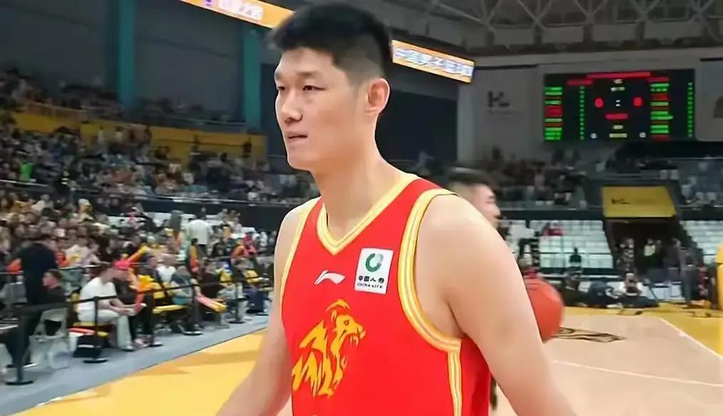 辽宁64分赛季新低，广厦10次抢断撕碎卫冕冠军。
 
布朗14次出手砍26分，三