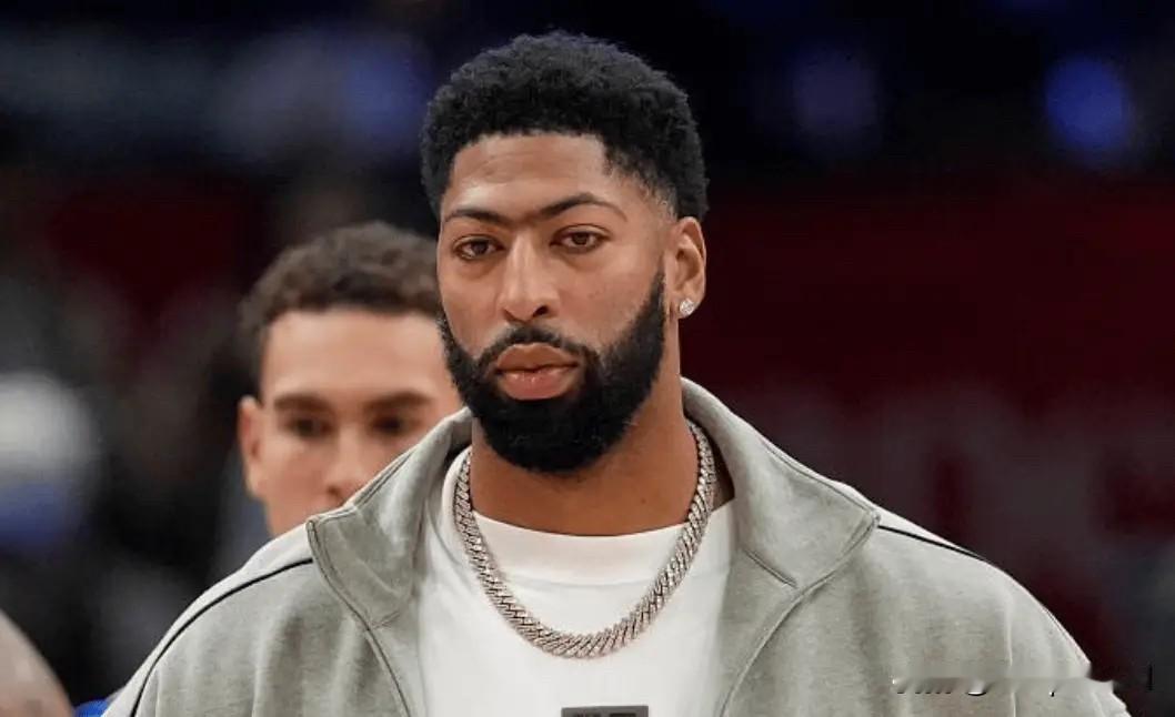 前NBA球员肯德里克-帕金斯今日参加节目，期间他谈到了独行侠球员安东尼-戴维斯。