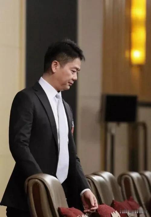 现在京东很多事刘强东都不出来回应了，不禁让人怀疑，京东还是刘强东的京东吗？

刘