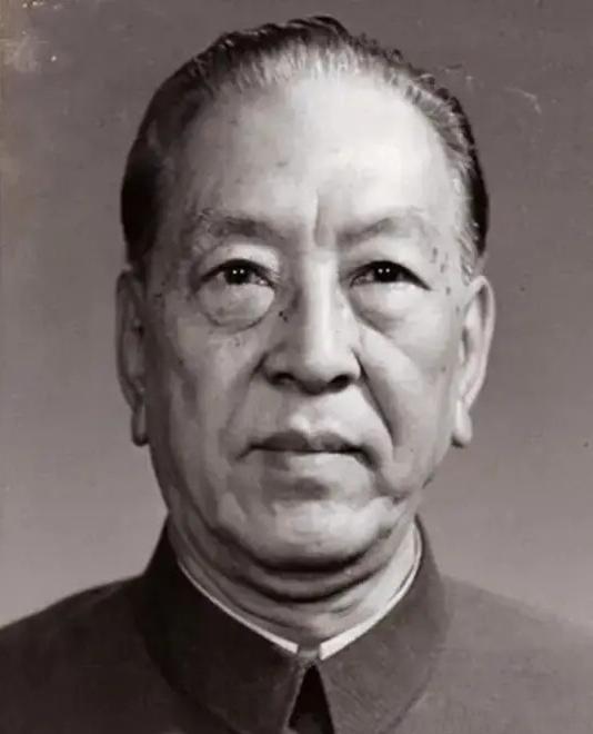 1969年，耿飚意外发现中国援 阿尔巴尼亚 的大量化肥，被随意堆放在田间地头，任