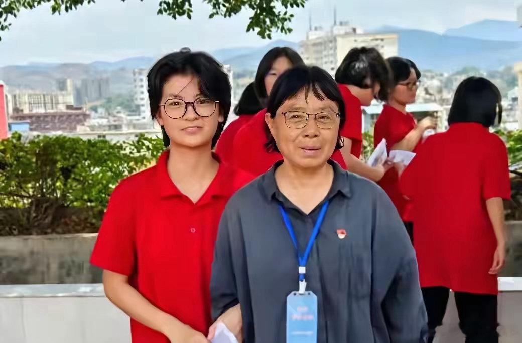 今年华坪女高高考再传喜报：152名考生全部上岸，本科上线率94%，最高分近七百分