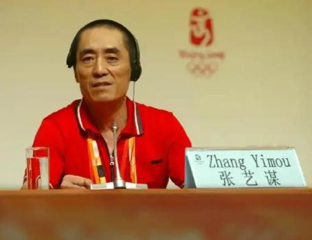 2008年，张艺谋担任奥运开幕式总导演时，有个厂商私下里出一个亿，请他在开幕式中