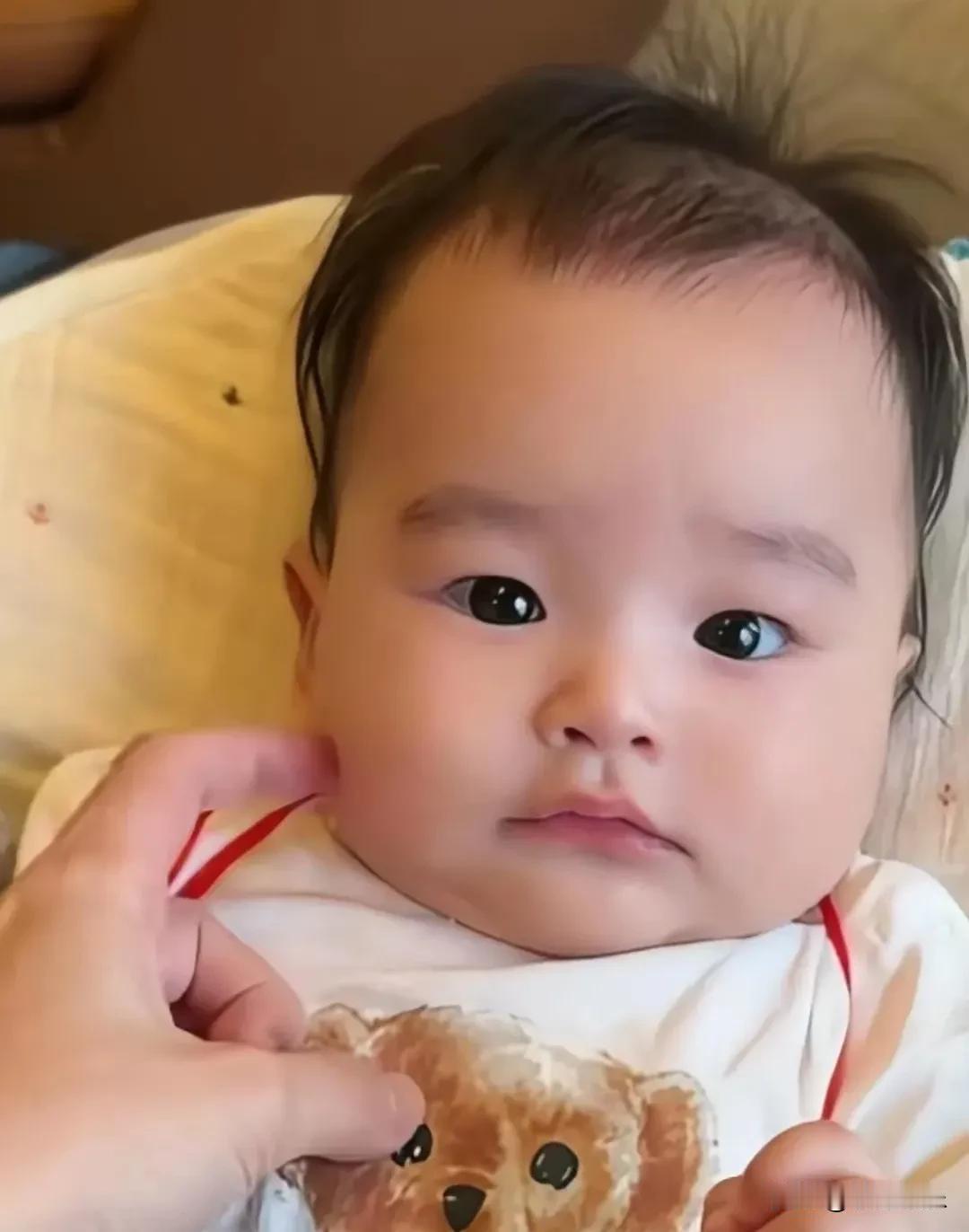 汪小菲，深夜冲上热搜！

7月26日晚上，汪小菲意外冲上热搜！
起因竟是汪小菲和