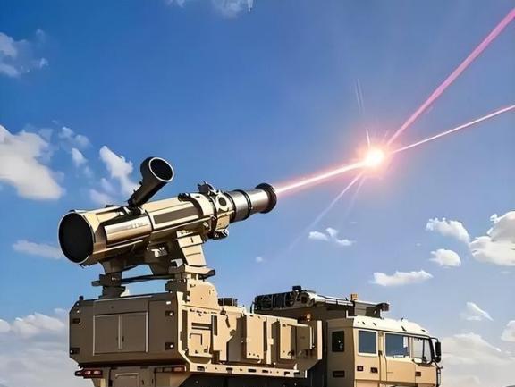 中美日的激光武器射程差距太大：美国8000米 、日本1200米，那中国是多少？