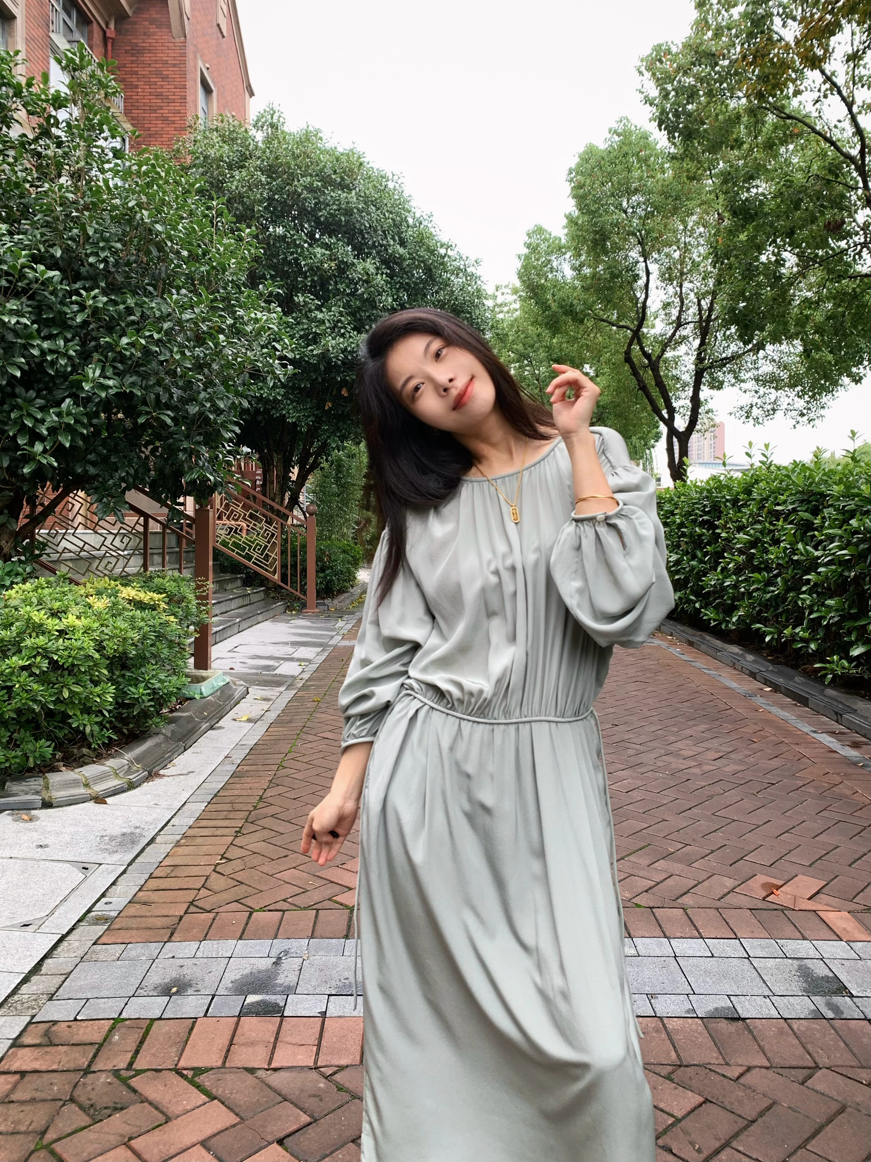 穿搭ootd小yao穿搭沉浸式入秋十一接力打卡秋日氛围感｜一件长裙解锁慵懒日常?