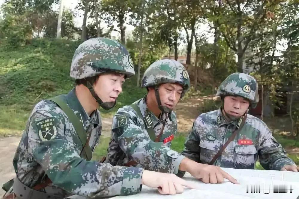 怀才不遇的老吴总把责任推给别人

       老吴在部队工作时，曾以形象气质好