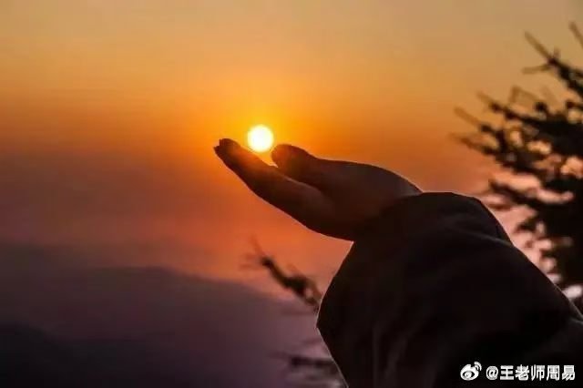 一个医生的医术再高，也需要这个久病不愈的病人的运气到了该转变的时候，二者结合产生