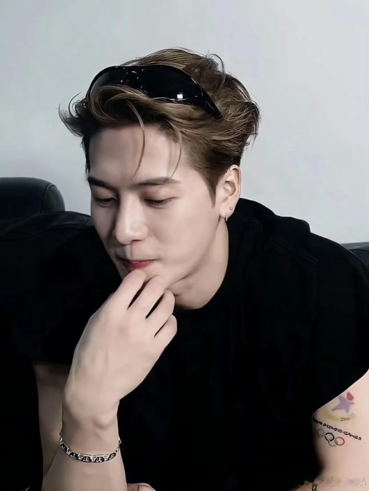 王嘉尔曝自己解决生理需求这很正常吧 